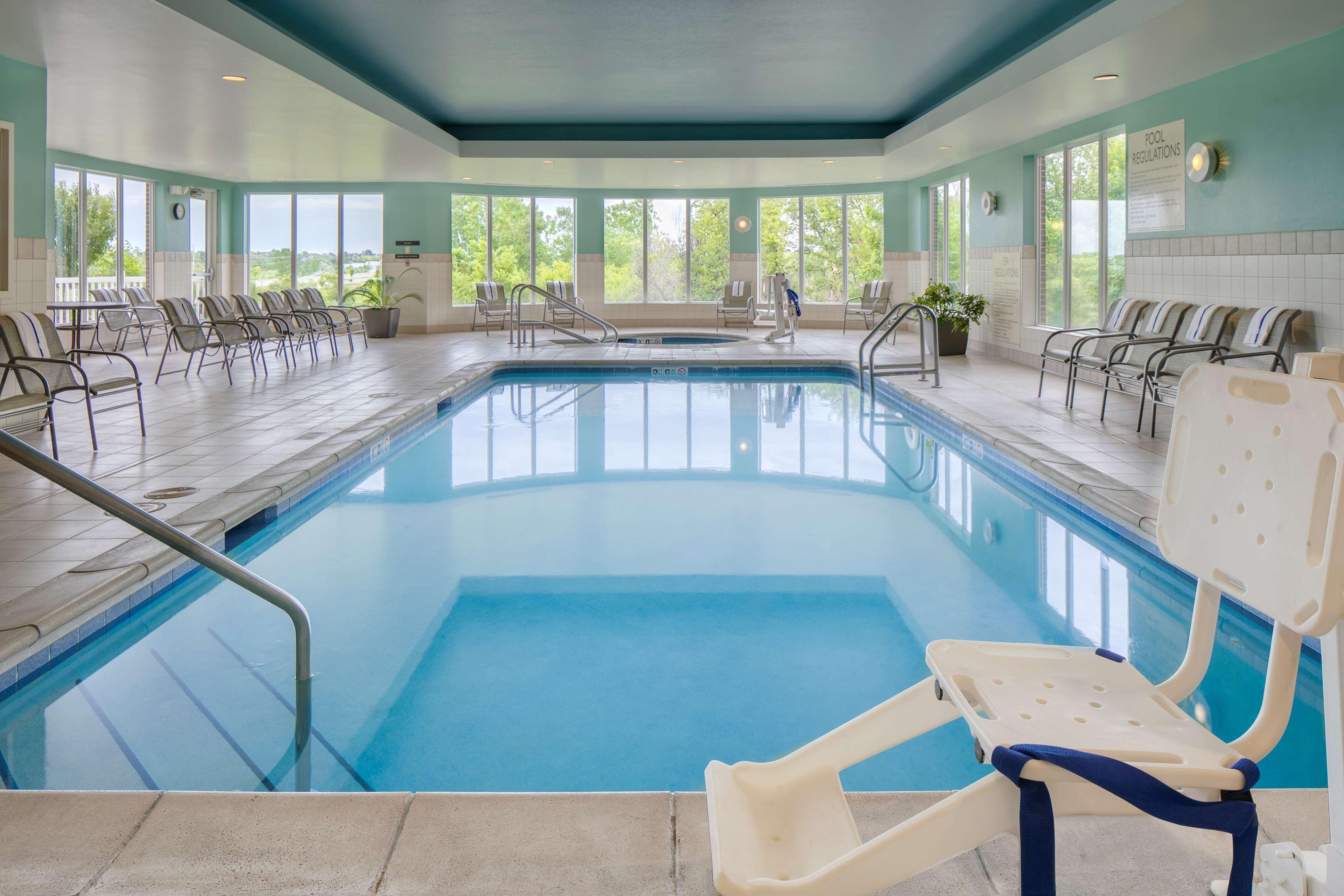 Hilton Garden Inn Omaha West Экстерьер фото