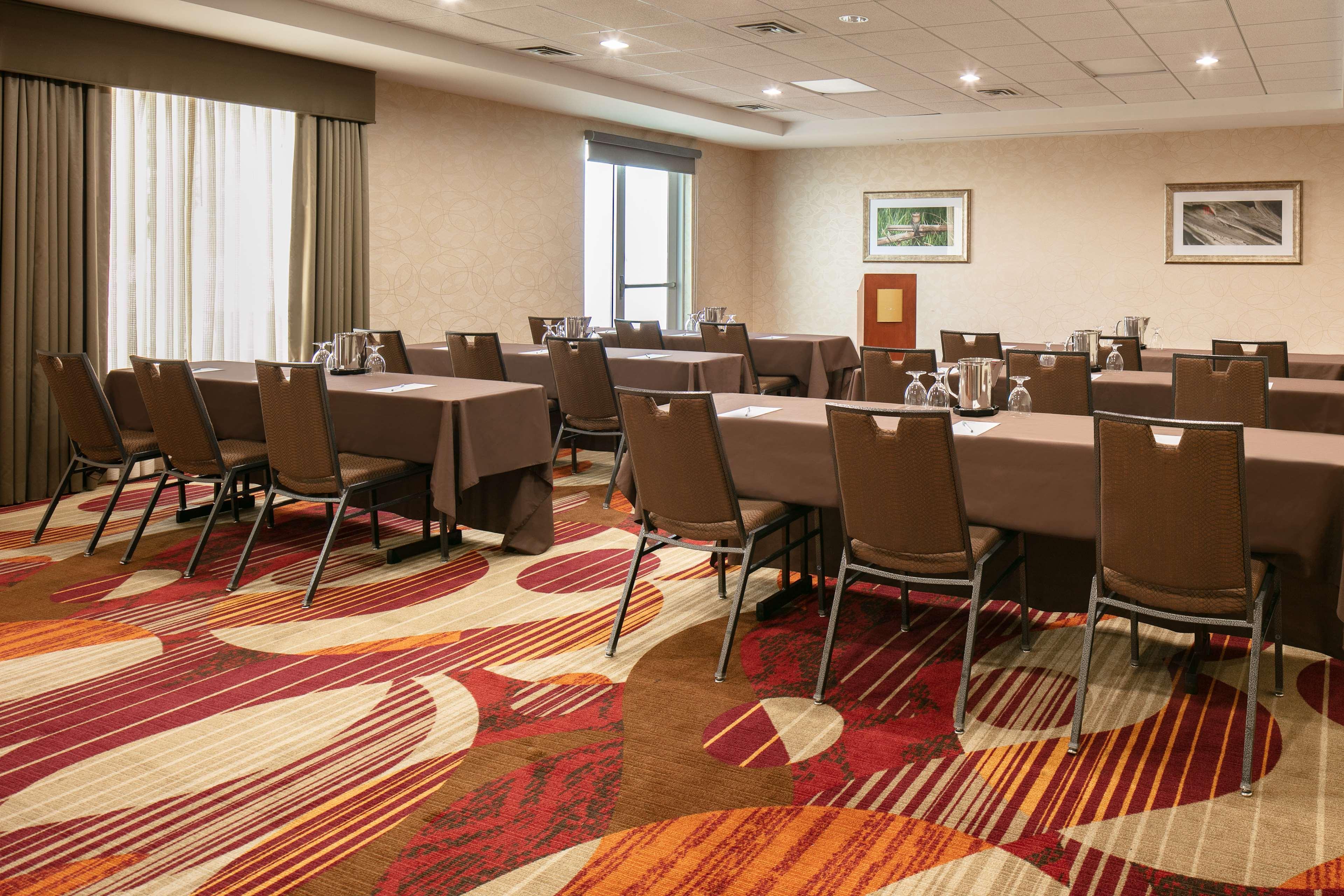 Hilton Garden Inn Omaha West Экстерьер фото