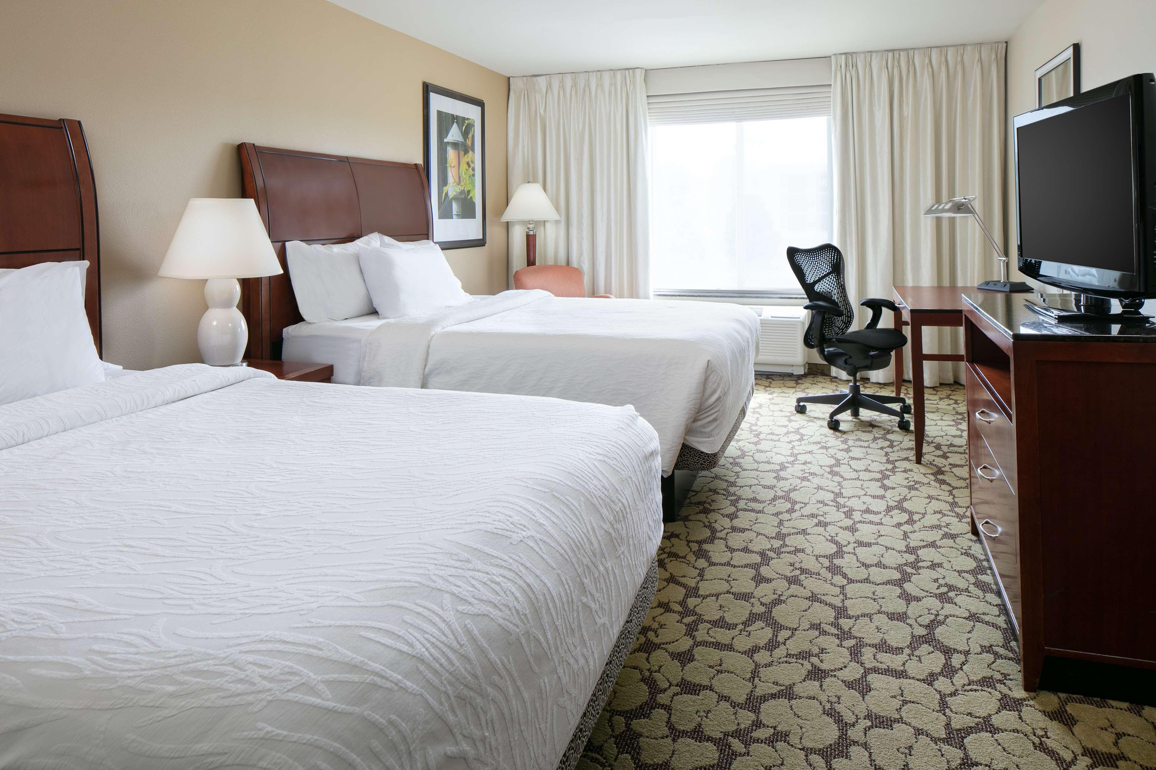 Hilton Garden Inn Omaha West Экстерьер фото
