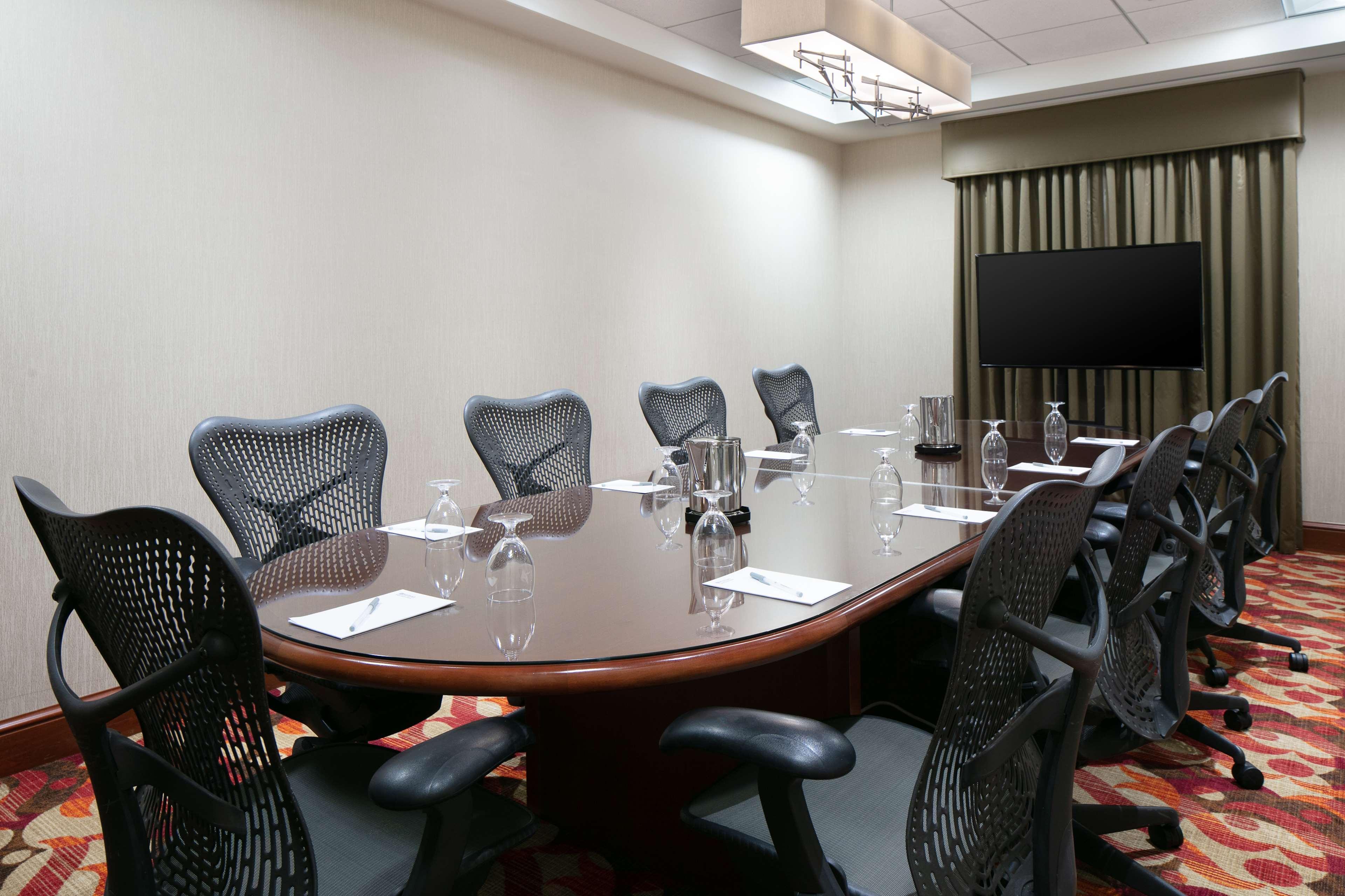 Hilton Garden Inn Omaha West Экстерьер фото