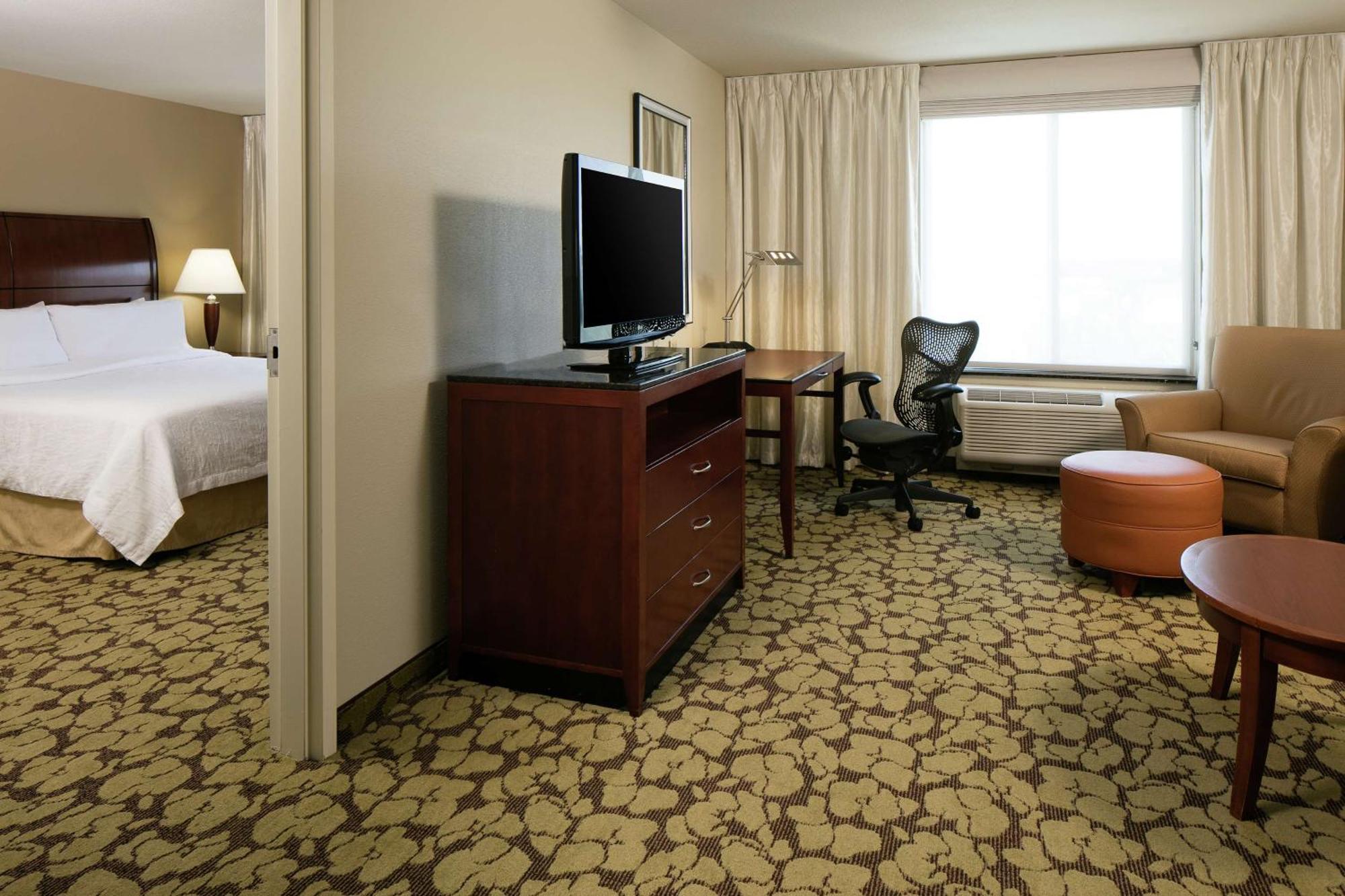 Hilton Garden Inn Omaha West Экстерьер фото